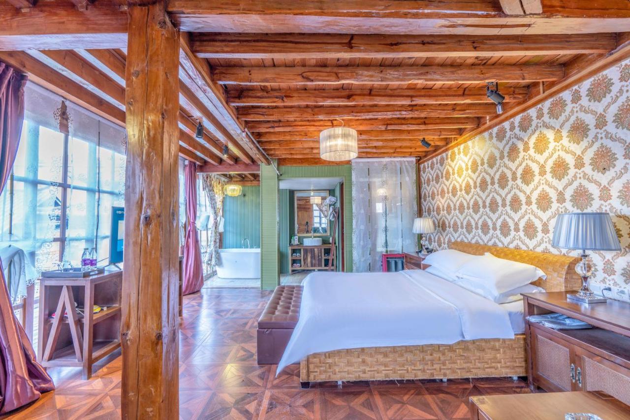 נינגלנג Lugu Lake In Love Inn Hostel מראה חיצוני תמונה
