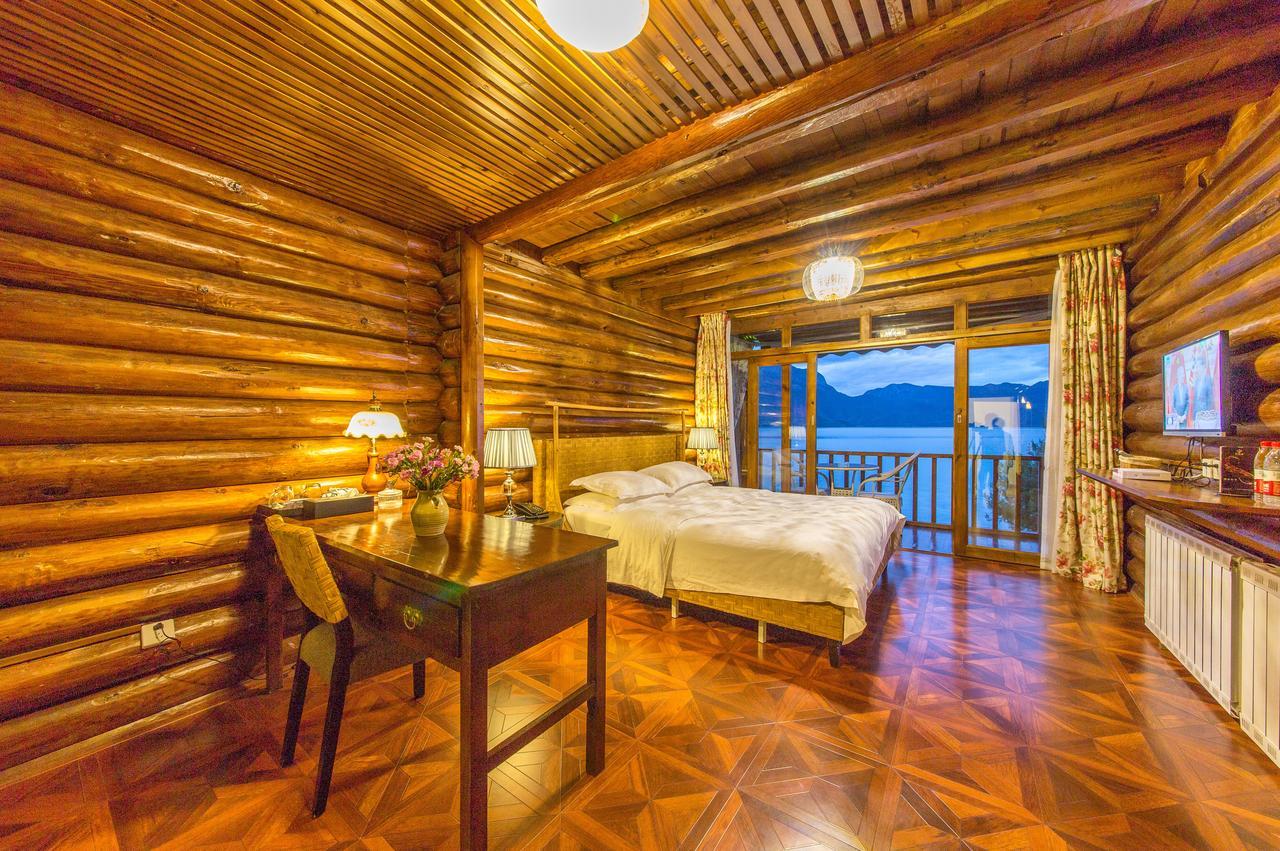 נינגלנג Lugu Lake In Love Inn Hostel מראה חיצוני תמונה