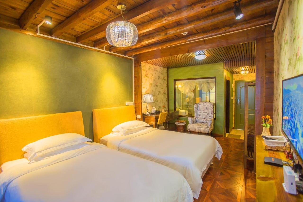 נינגלנג Lugu Lake In Love Inn Hostel מראה חיצוני תמונה